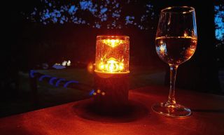 ❤️‍🔥červené světlo umí každý, jantarová neoslní, nepřitahuje hmyz a pro oči je příjemnější☀️Nabíjecí lucerna a powerbanka...